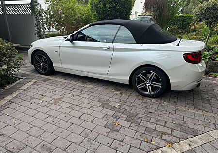 BMW 220i 220 +Cabrio+Aut.+Sport+Line