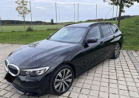 BMW 320d 320 xDrive Touring Advantage Automatic Pano AHK