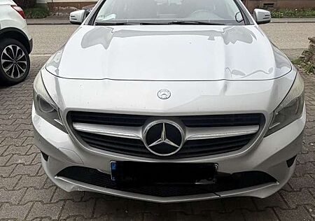 Mercedes-Benz CLA 220 CDI / d (117.303)