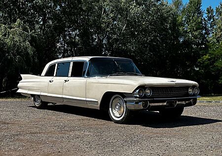 Cadillac Fleetwood Series 75