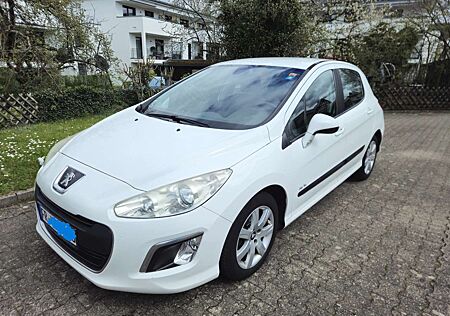 Peugeot 308 100 VTi Urban Move First Edition