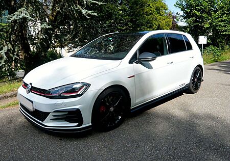 VW Golf GTI Volkswagen Golf VII 5-Türer TCR 2.0 TSI OPF DSG