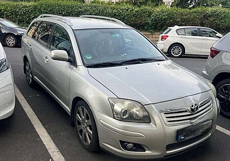 Toyota Avensis 2.0 D-4D Combi Travel