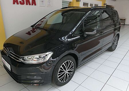 VW Touran Volkswagen 1.5TSI DSG*AHK*DYNAUDIO*Panoramadach*StHz