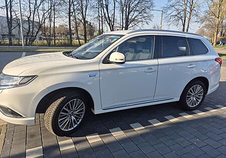 Mitsubishi Outlander 2.4 4WD Plug-In Hybrid
