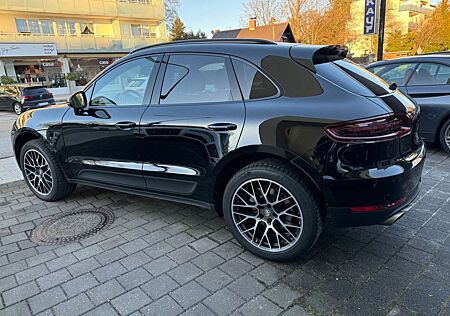 Porsche Macan S / 1 HAND