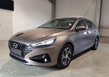 Hyundai i30 Kombi Smart Plus Edition 1.5 T-GDI 160 PS DCT N...