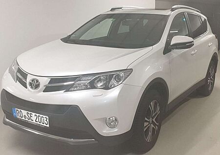 Toyota RAV 4 2.2 D-4D 4x4 Automatik Executive