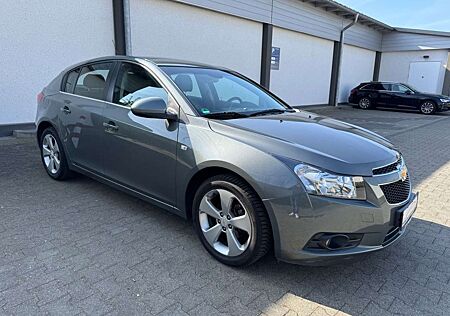 Chevrolet Cruze 1.8 Hatchback LTZ Leder Navi SHZ 2.Hand TÜV