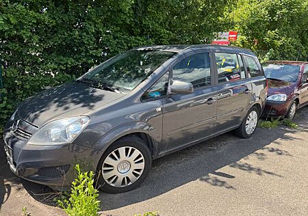 Opel Zafira Family