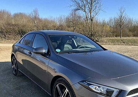 Mercedes-Benz A 200 d Limo,Garantie,Navi,8-FachBereift,TÜV,Ambi