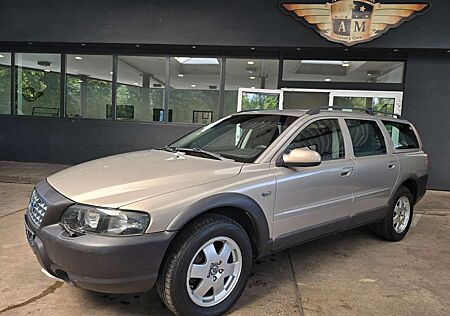 Volvo V70 2.4 T XC Cross Country AUTOMATIK/LEDER/MEMO
