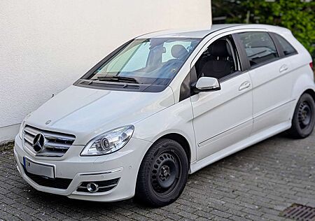 Mercedes-Benz B 200 CDI DPF Autotronic SPORT EDITION
