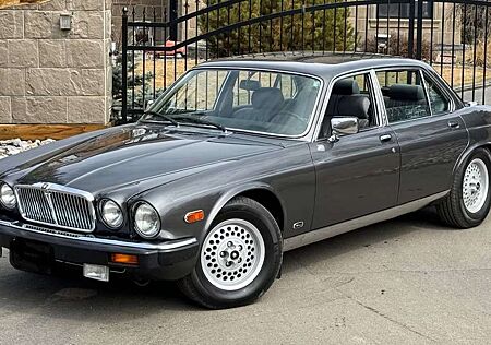 Jaguar XJ12 XJ12, 1.Hand, 55.200 km, 3 Jahre Garantie