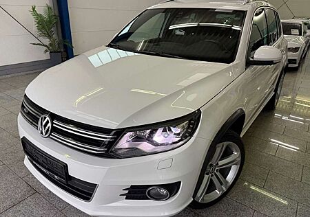 VW Tiguan Volkswagen 2.0 TDI*DSG*R-LINE*4MOT*BI-XN*RFK*NAV*TMP