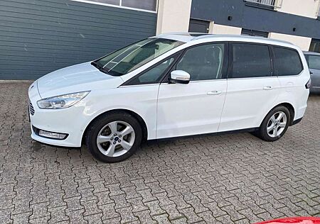 Ford Galaxy Titanium|7Sitze|Pano|Navi|Led|TÜV NEU