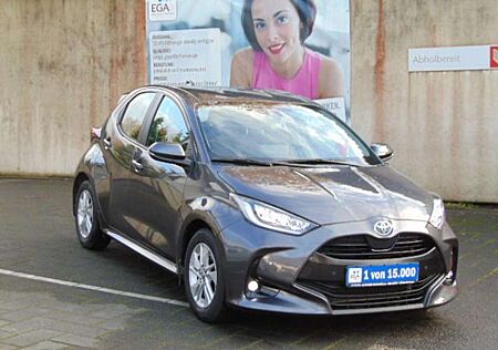 Toyota Yaris 1.5 Hybrid - R.Kam + PDC - Sitzhzg - T.omat - LED