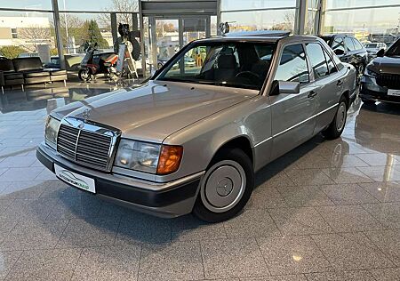 Mercedes-Benz E 230 2.3 KAT el.Schiebedach orthop.Sitz Zentralverriege