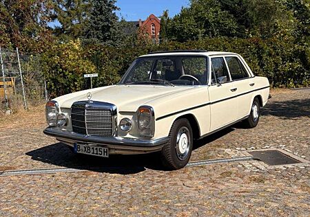 Mercedes-Benz 200