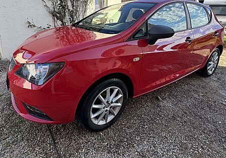 Seat Ibiza 5-Türer TSI rot, 105PS, Klima
