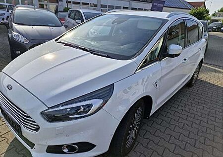Ford S-Max Titanium 2,0 EcoBlue - LED - Navi - 8-fach bereift