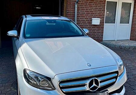 Mercedes-Benz E 220 D