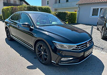 VW Passat Volkswagen Lim. Elegance 4Motion R-Line Sport Paket