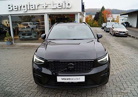 Volvo XC 40 XC40 B3 Benzin 2WD Plus Black Edit. DKG/Panorama