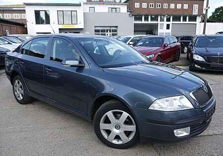 Skoda Octavia Lim. /Automatik/Klima/SHZ/PDC