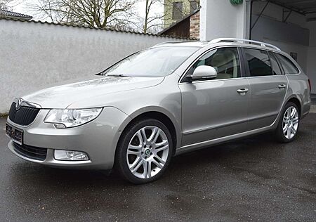 Skoda Superb Combi 2.0 TDI 4x4 Elegance/Bi-XEN/Leder/AHK