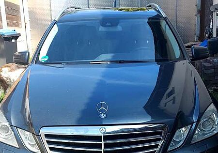 Mercedes-Benz E 350 T CDI DPF 4Matic BlueEFFICIENCY 7G-TRONIC