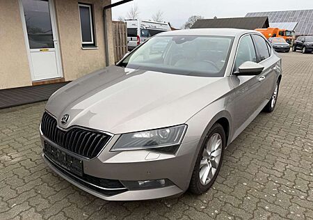 Skoda Superb 2.0 TDI Limo Style 4x4 AUTOMATIK LEDER