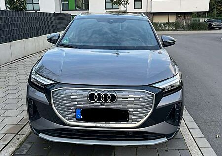 Audi Q4 e-tron Q4 35 e-tron SONOS/KAMERA/AMBIENTE PLUS/MMI PLUS