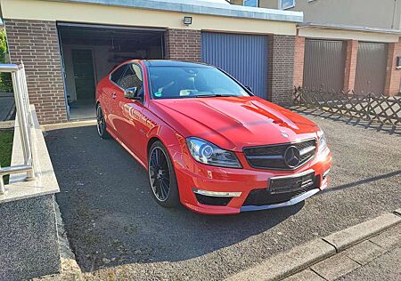 Mercedes-Benz C 63 AMG Coupe SPEEDSHIFT MCT Performance Package
