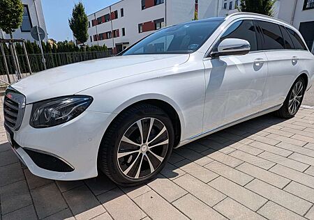 Mercedes-Benz E 200 E-Klasse T-Modell T 9G-TRONIC Exclusive