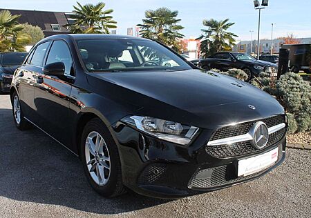 Mercedes-Benz A 200 Automatik, Navi, Kamera, Leder, SHZ
