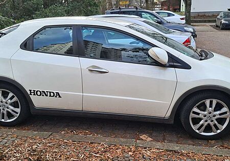 Honda Civic 1.8i-VTEC Automatik Executive