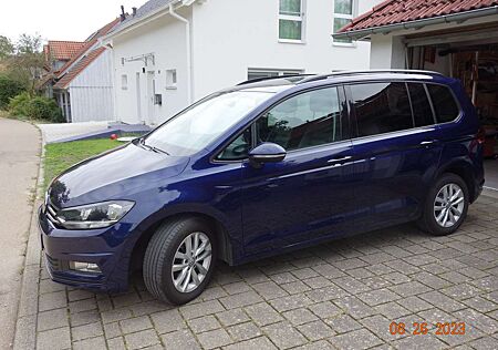 VW Touran Volkswagen 1.6 TDI SCR (BlueMotion Technology) DSG Com