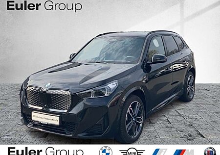BMW iX1 xDr 30 M-Sport HUD AD LED Pano H&K Navi Dig Cock M