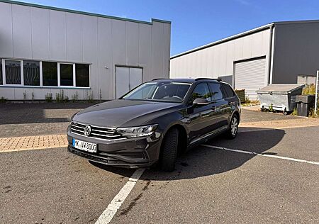 VW Passat Variant Volkswagen B8 Facelift LED/ACC/ Taxi/Mietwagen