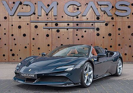 Ferrari SF90 Spider CARBON(12x)*CARPLAY*LIFT*TWO-TONE*