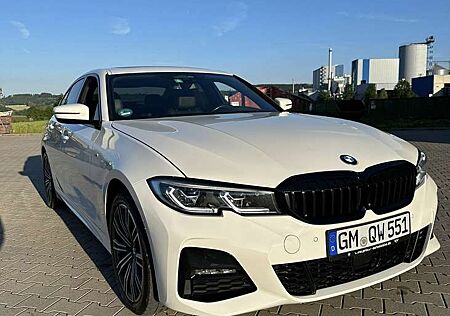 BMW 330e 330 M Sport - Vollausstattung