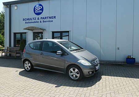 Mercedes-Benz A 180 // 2.Hd., Sitzh., Garantie + Service Neu!