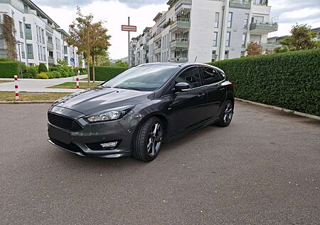 Ford Focus 1.5 EcoBoost Start-Stopp-System ST-Line