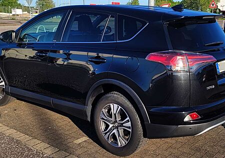 Toyota RAV 4 2.0 D-4D 4x2 Start-Stop Edition S+