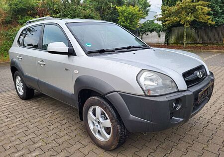 Hyundai Tucson 2.0 CRDi 4WD GLS,TÜV 07/2026,1.Hand,105655 KM