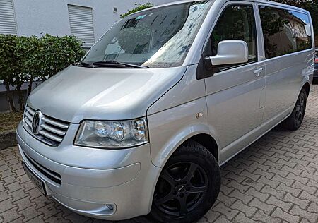 VW T5 Caravelle Volkswagen Caravelle Comfortline