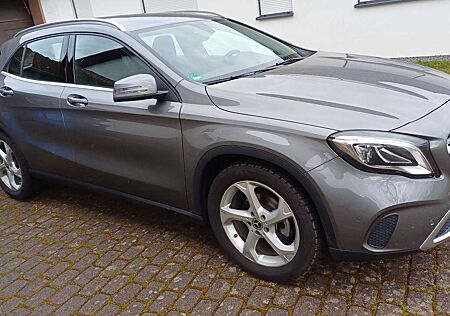 Mercedes-Benz GLA 180 Urban ParkPilot Sitzheizung