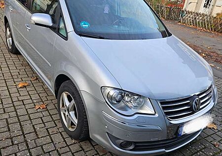 VW Touran Volkswagen 2.0 TDI DPF Trendline