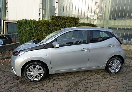 Toyota Others Aygo AYGO x-play touch Automatik/Kamera/Klima